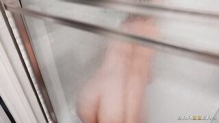 Big Tits Shower Trick