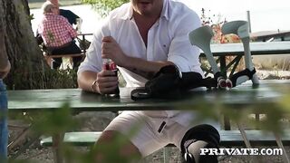 Daphne Klyde Enjoys Passionate Fuck with Anal and Squirting