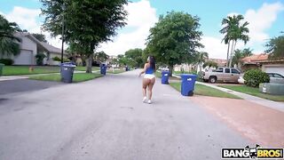 Clapping That Huge Ass