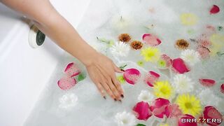 Brazzers - Tru Kait's Steamy Lingerie Shower