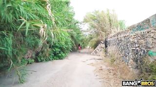 Bang Bros - Public Anal For Linda