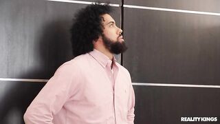 Reality Kings - Lola Takes It All In On Vacation