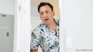 Brazzers - Sexting My New Stepsis