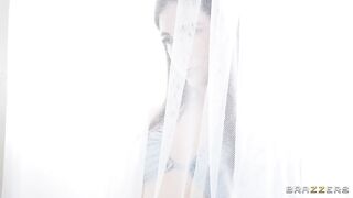 Brazzers - Ho-dini Strap-on Delight