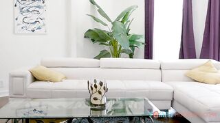 Family HookUps - Emma Starletto screws her dad’s best friend “Uncle Ryan”