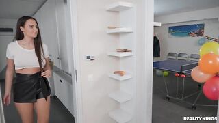 Reality Kings - Ping Pong Balling