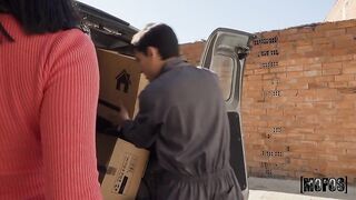 Mofos - Valeria Needs to Move