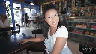 Mofos - The Café Waitress gets Creampied