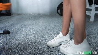 Team Skett - Seducing The Gym Hunk