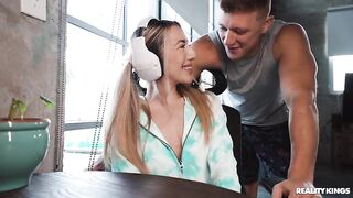 Reality Kings - Gamer Girl Fucks Fan