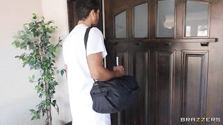 Brazzers - Masseur Gets An Oily Footjob