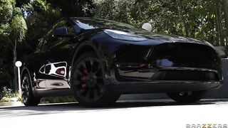 Brazzers - Delivery Driver Dicked Down