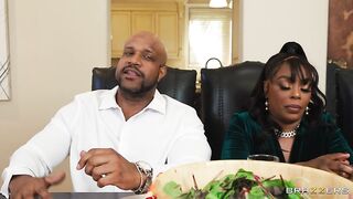 Brazzers - Thankful For a Giving MILF