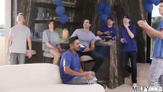 Milfy - Cock Hungry Curvy Goddess Kianna Gets Blowbanged