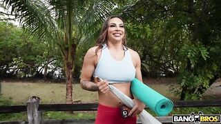 Bang Bros - Essie's Ass Makes It Snow On The Bus