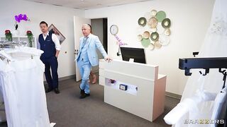 Brazzers - Bridezilla Bamboozled By Bridesmaid Threesome