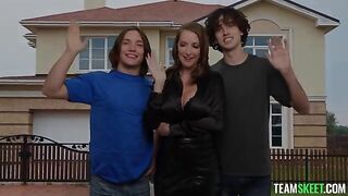 Team Skett - Curiosity Gets You Spitroasted