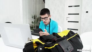 Reality Kings - Finding A MILF's Nudes