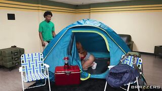 Brazzers - Gloryhole Honeytrap Makes The Pussy Slap