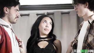 TeamSkeetSingles Bianca Bangs Rock, Paper, Scissors, Pussy!