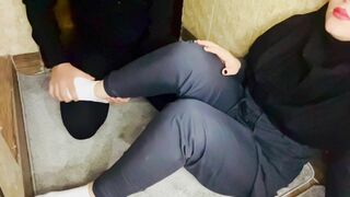 دوست دختر حشریم اومد خونه که مدرسه بود منم از کص گاییدمش خیلی راضی بود منم ارضا شدم مکالمه فارسی