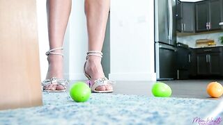 MomWantsCreampie - Taylor Vixxen Banging The Easter Bunny