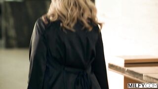 BBC Curious MILF Andie Anderson Gets Spit Roasted - Milfy