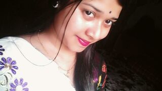 Beautiful Guwahati Girl Showing Her Boobs And Pussy Viral Mms  Video.