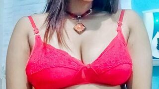 Extremely Sexy Indian Girl Showing Her Big Boobs And Ass (Viral MMS)