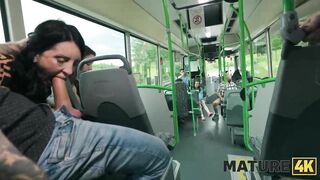 Vitoria Vonteese – Straphangers - Mature4K