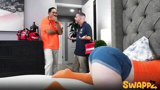 Sofie Reyez & Pixie Smalls – 911 HELP Were Stuck! Emergency Daughter Swap - DaughterSwap