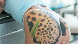 Nina Costa – Birthday Ass Gaping - BrazzersExxtra