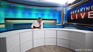 Elly Clutch – Co-Anchors With Benefits - BrazzersExxtra