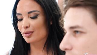 Anissa Kate – Stepmoms Tricks Are Treats - MomWantsToBreed