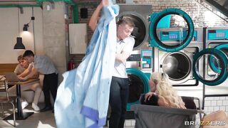 Sienna Day – Double Loading The Laundromat Milf - BrazzersExxtra
