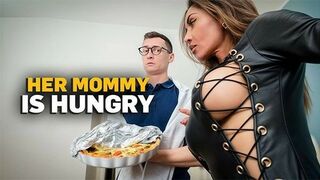 Vittoria Divine – The Back-Up Pain - Mommy4K