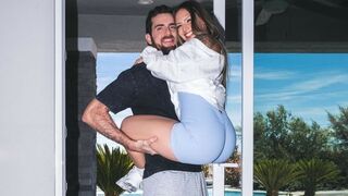Brazzers Goddess Guzman – The Goddess And The Girth
